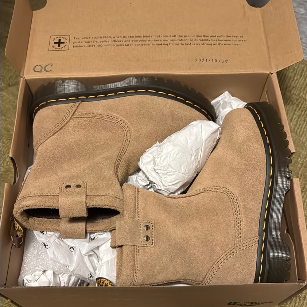 Doc Martens Anistone Lo Savannah Tan Boots